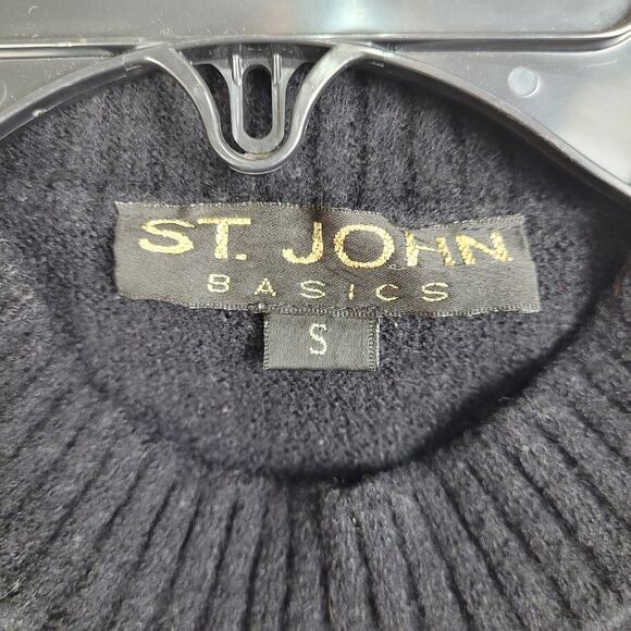 St. John Basic black cropped sweater Size Small Santana Knit Preppy Classic - Picture 3 of 6